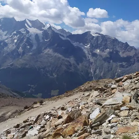 Le Charlot Saas-Grund